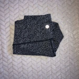 Lululemon Wunder Under Crop Size 6 19in